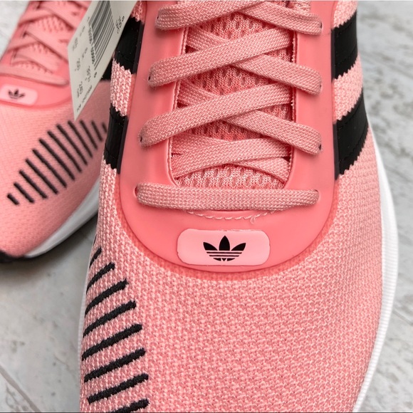 Adidas Swift Run RF running shoes - Picture 8 of 16